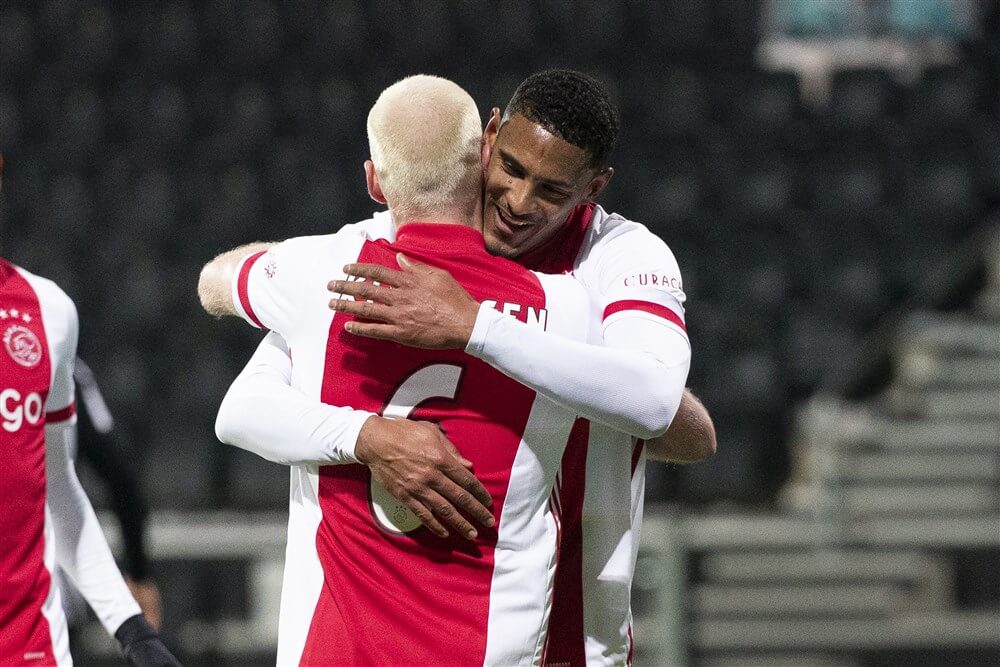 Ajax nadrukkelijk op titelkoers na zakelijke zege bij fel Heracles; image source: Pro Shots