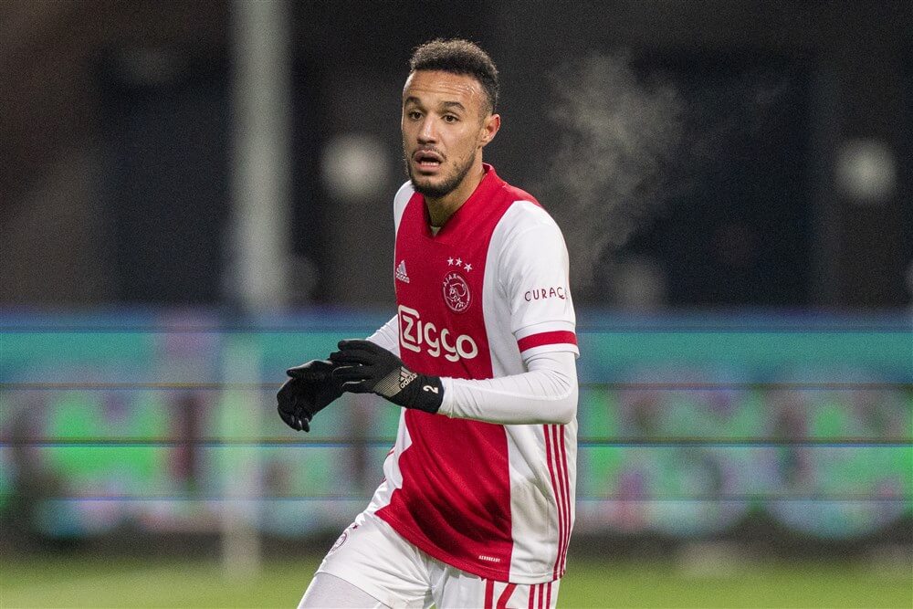 "Ajax wil contract Mazraoui verlengen"; image source: Pro Shots