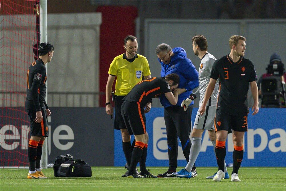 Frank de Boer: "Daley Blind heeft geen last van zijn knie, maar viel op zijn enkel"; image source: Pro Shots