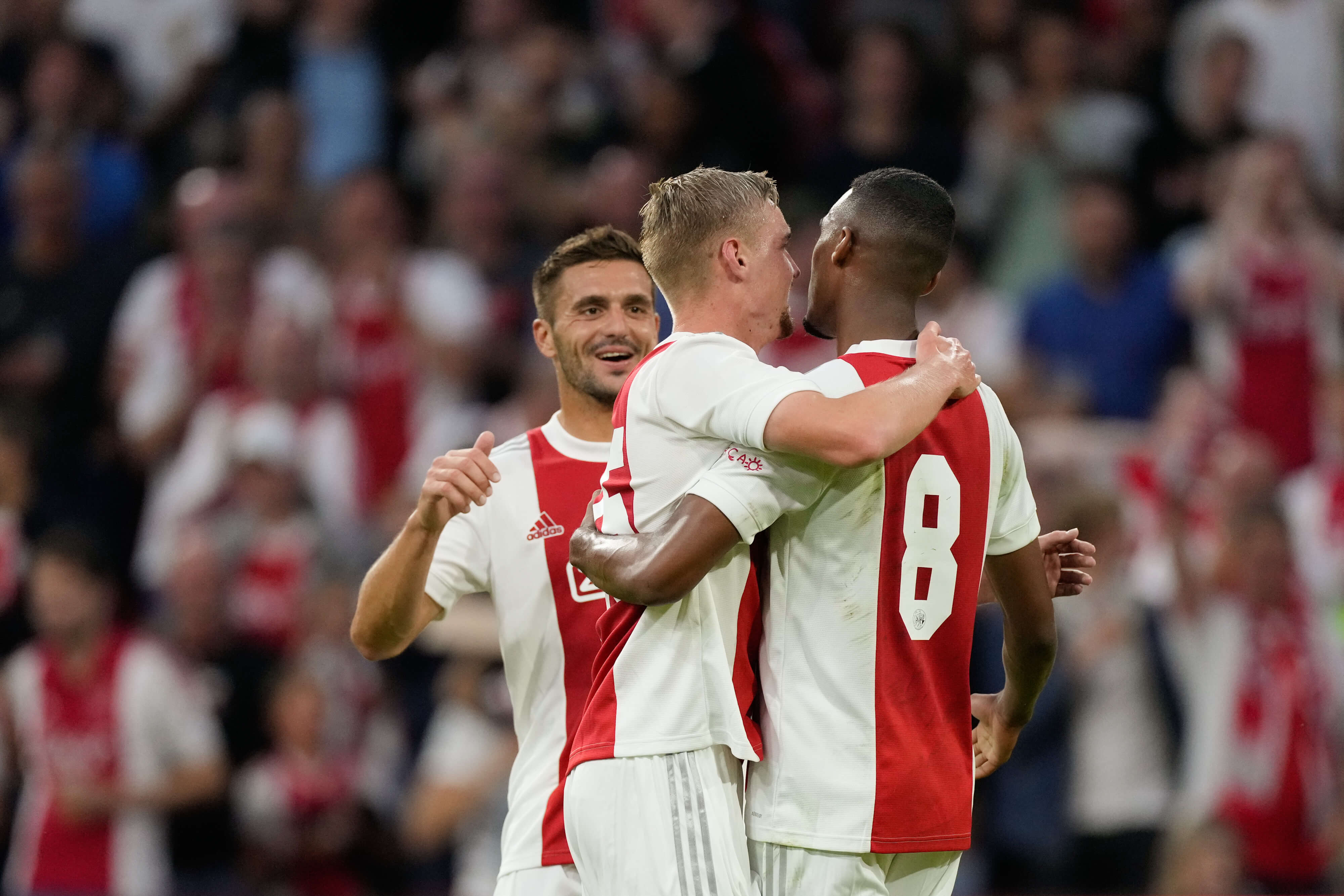 Ajax overtuigt met ruime zege tegen Leeds United; image source: Pro Shots
