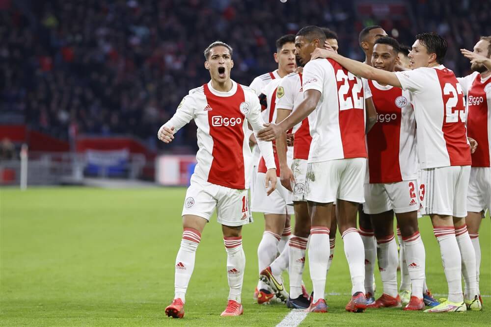 Ajax vernedert in Johan Cruijff ArenA ook PSV ; image source: Pro Shots