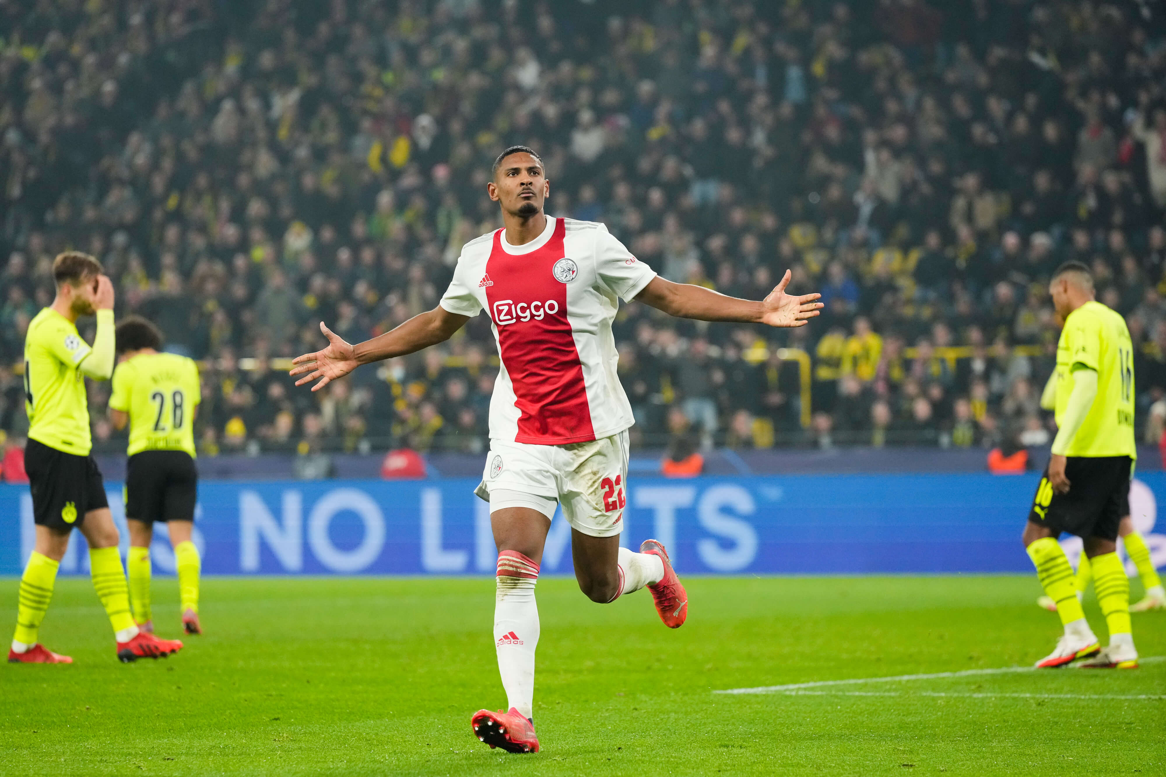 Ajax plaatst zich na prima tweede helft nu al voor volgende ronde Champions League; image source: Pro Shots