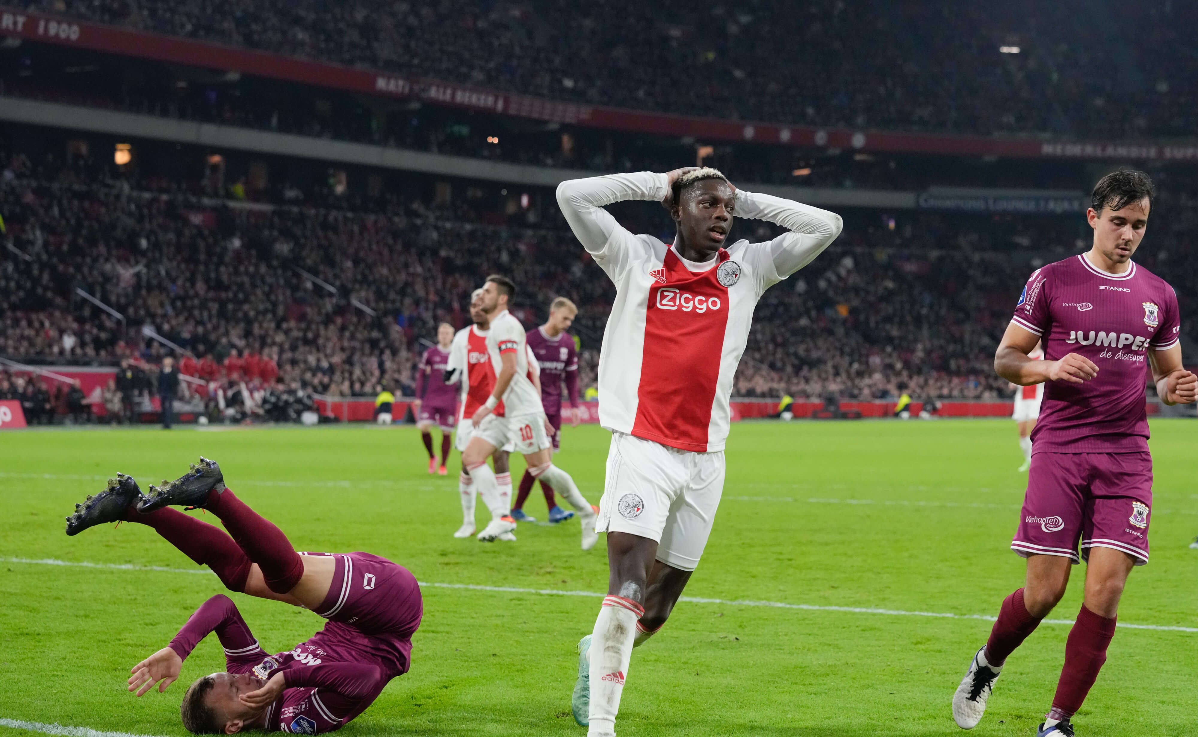 Ajax kan wederom geen taaie wedstrijd alsnog beslissen: 0-0; image source: Pro Shots
