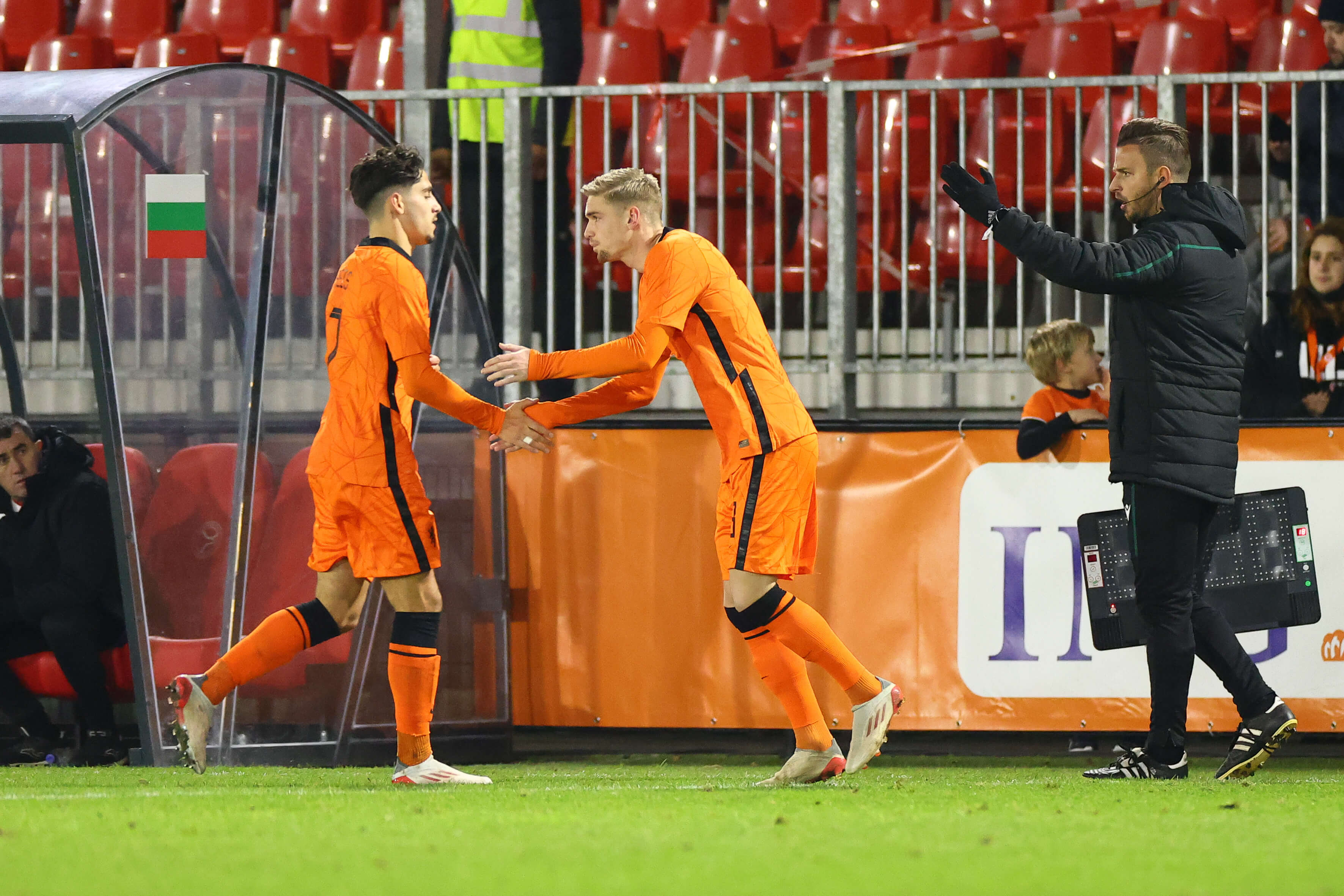 Jong Oranje wint met invaller Kenneth Taylor van Bulgarije; image source: Pro Shots