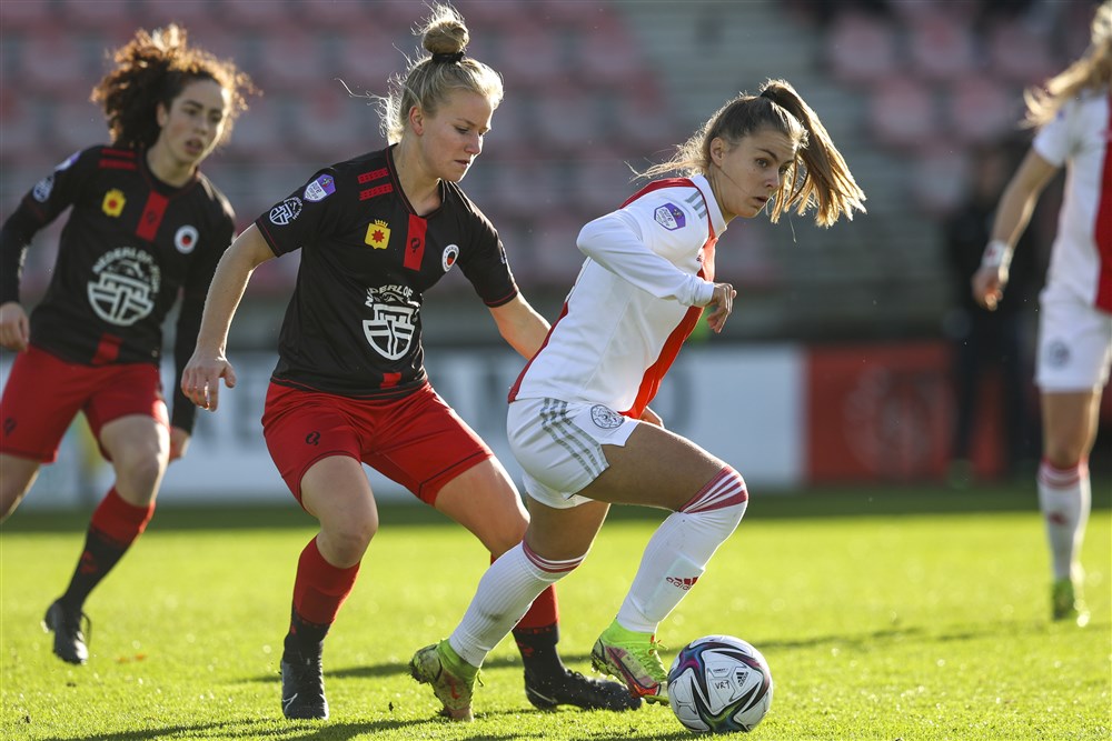 Ajax Vrouwen verslaat Excelsior: 2-0; image source: Pro Shots