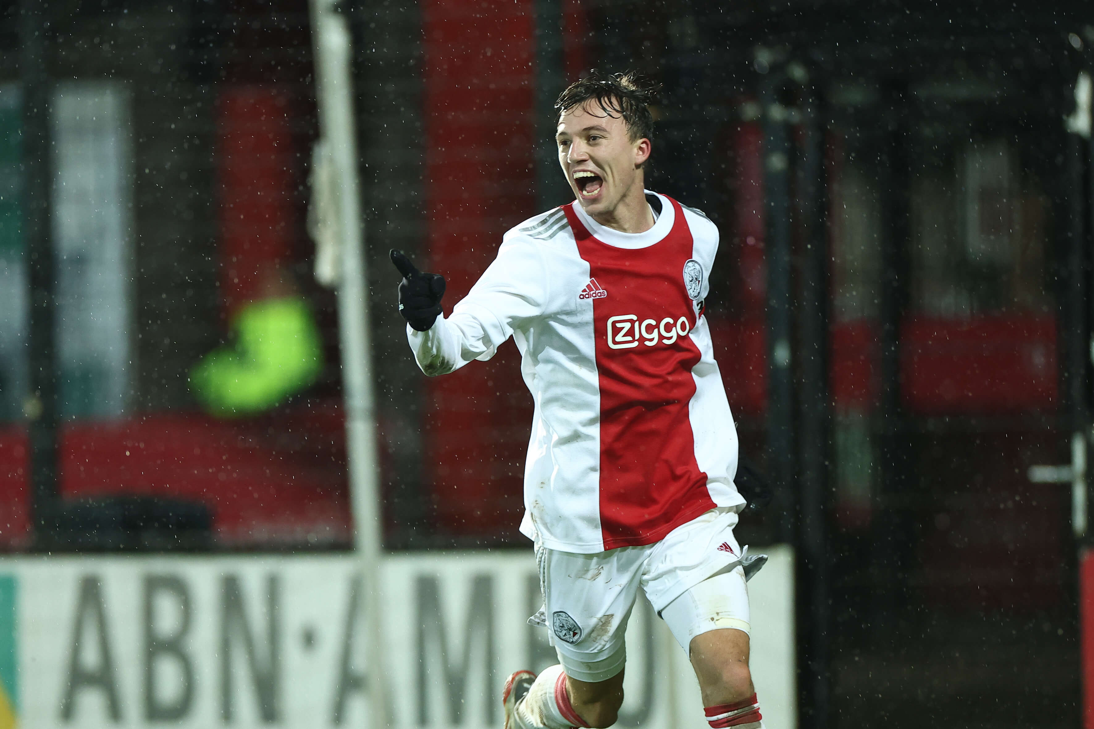 Jong Ajax in eigen huis te sterk voor FC Emmen; image source: Pro Shots