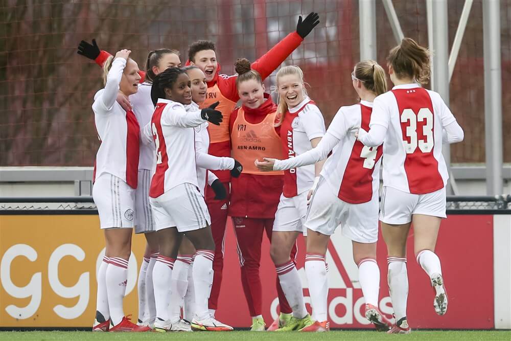Ajax Vrouwen alleen aan kop na winst tegen Feyenoord; image source: Pro Shots