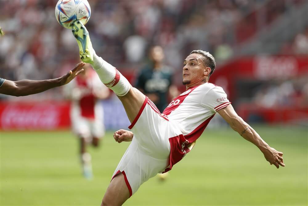 "Aantrekken nieuwe rechtsbuiten topprioriteit Ajax"; image source: Pro Shots
