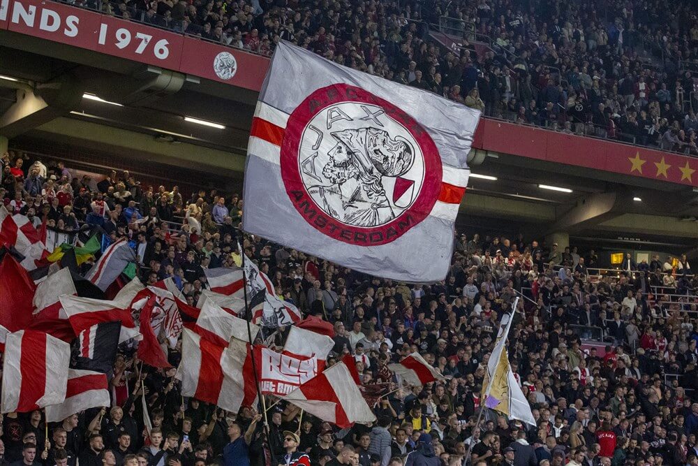 Parool: Ajax-fan neergestoken in Napels; image source: Pro Shots