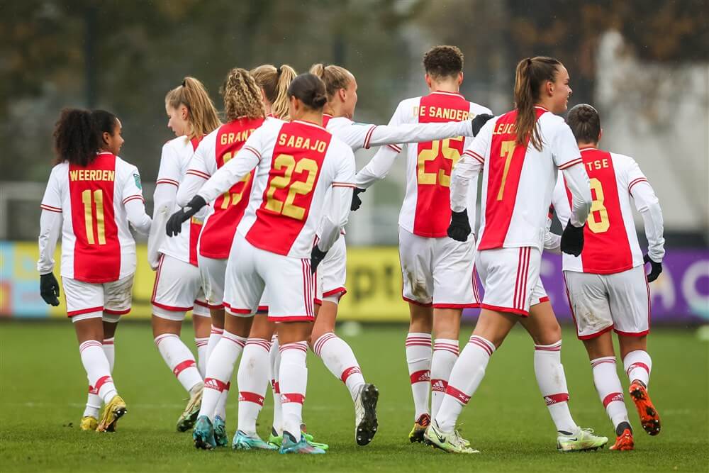 Ajax Vrouwen ook te sterk voor PSV; image source: Pro Shots