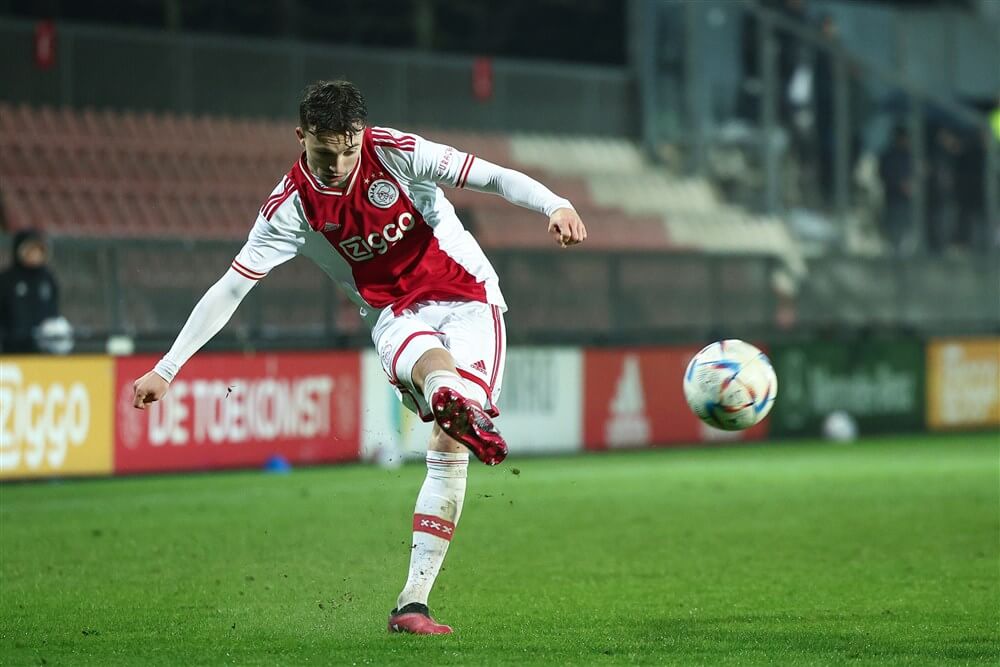 "FC Twente meldt zich voor Youri Regeer"; image source: Pro Shots