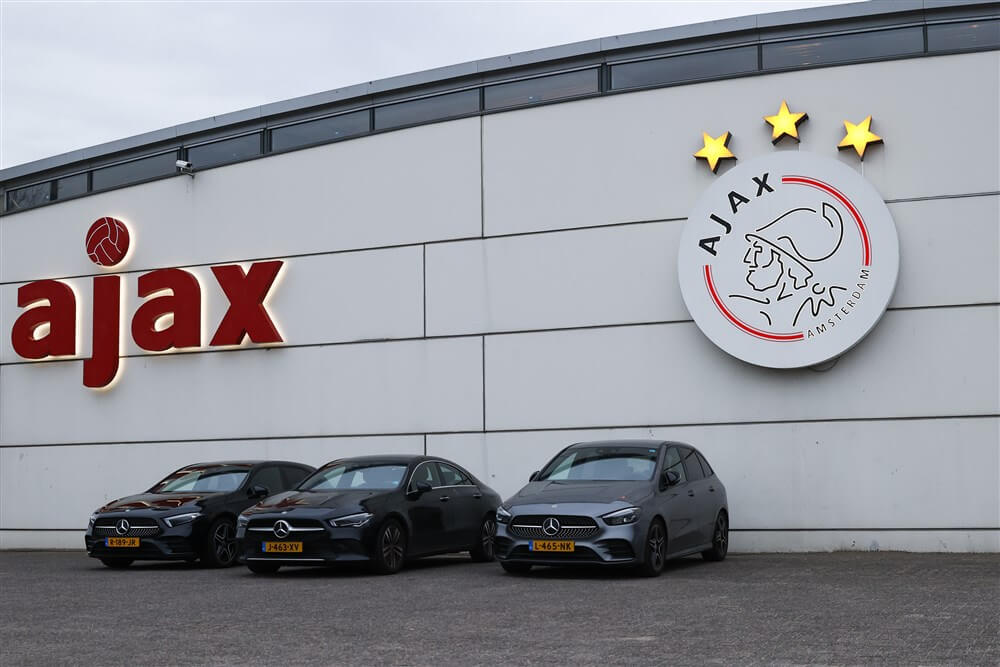 "Negen leden bestuursraad Ajax voorgesteld"; image source: Pro Shots