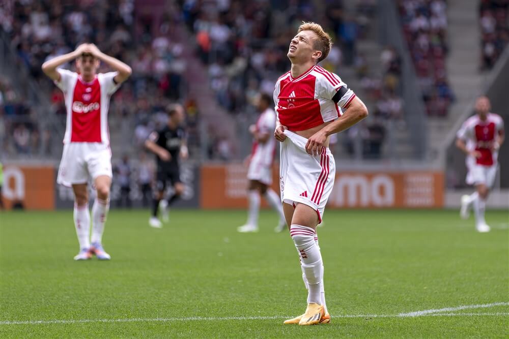 Defensief gestuntel breekt Ajax genadeloos op tegen Augsburg; image source: Pro Shots