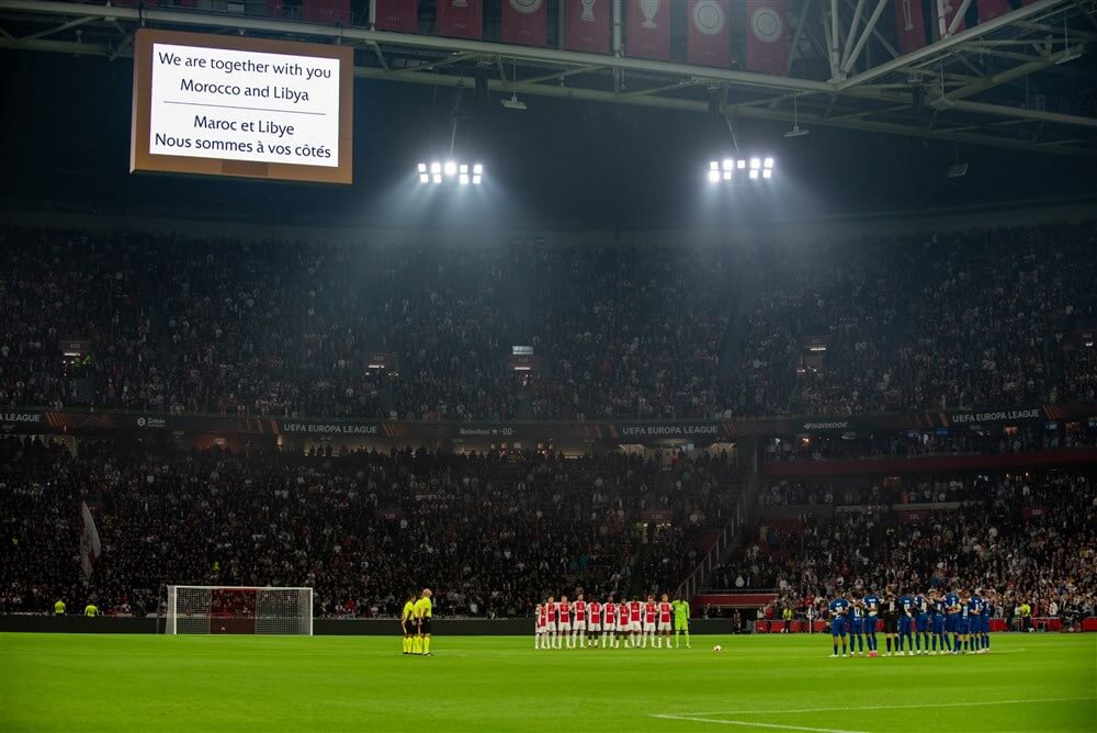 Ajax waarschuwt voor netten en sluiten van vakken; image source: Pro Shots
