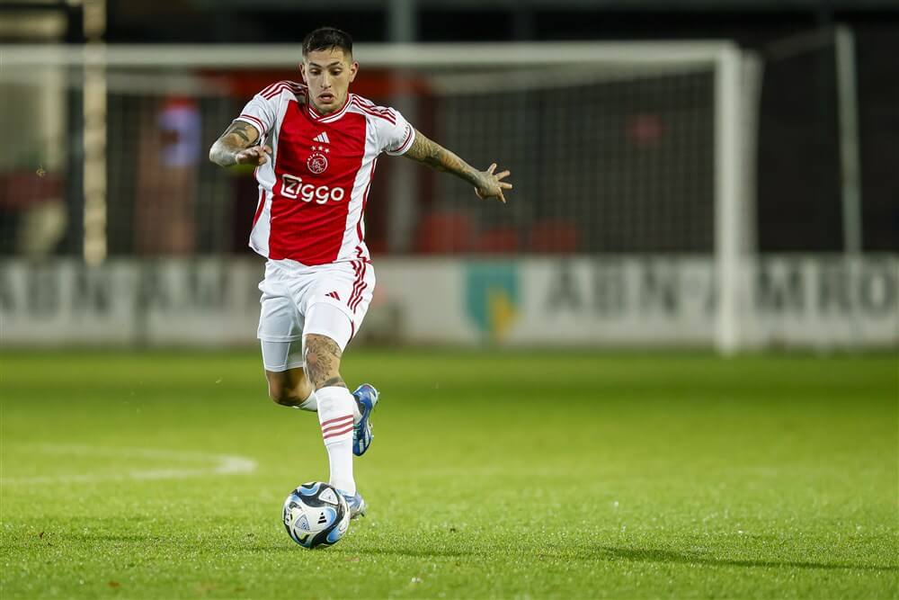 Jong Ajax wint met Gastón Ávila van Helmond; image source: Pro Shots