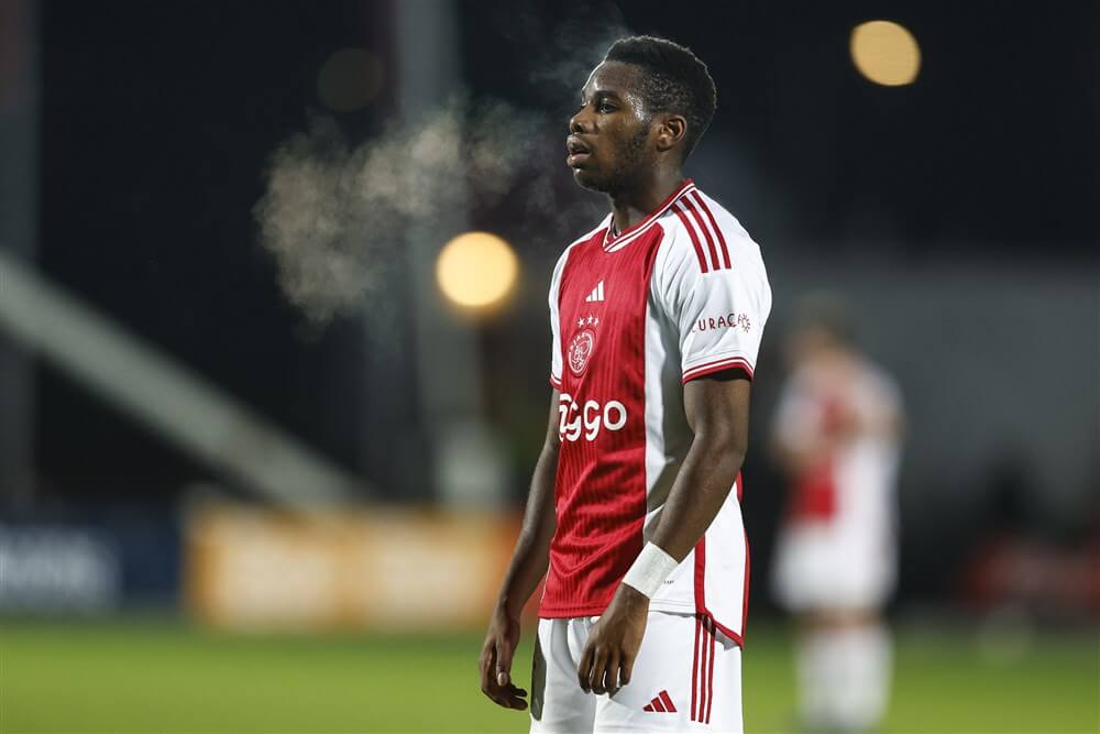 "Stanis Idumbo Muzambo verlengt contract bij Ajax niet en vertrekt na dit seizoen"; image source: Pro Shots