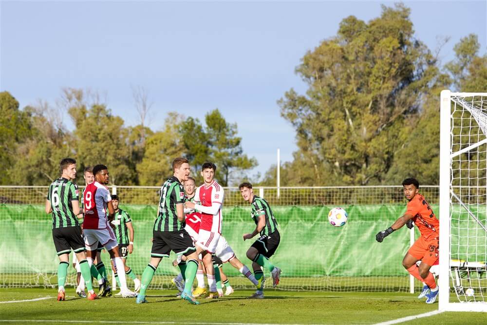 Ajax kansloos onderuit tegen Hannover 96; image source: Pro Shots