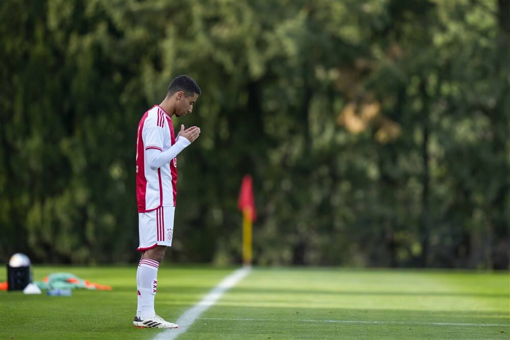 "Anass Salah-Eddine aangeboden bij FC Twente"; image source: Pro Shots
