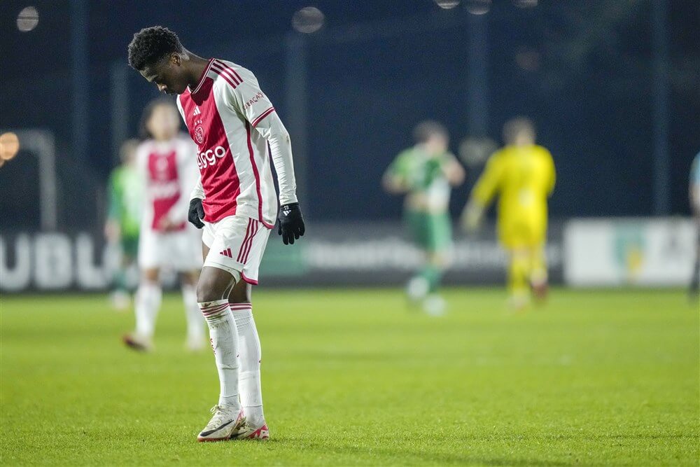 Jong Ajax in eigen huis gelijk tegen Dordrecht; image source: Pro Shots