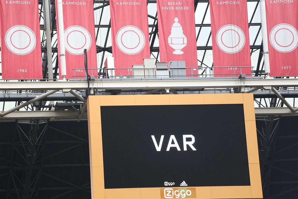 VAR-communicatie in Eredivisie voortaan ook op videoschermen in stadions; image source: Pro Shots