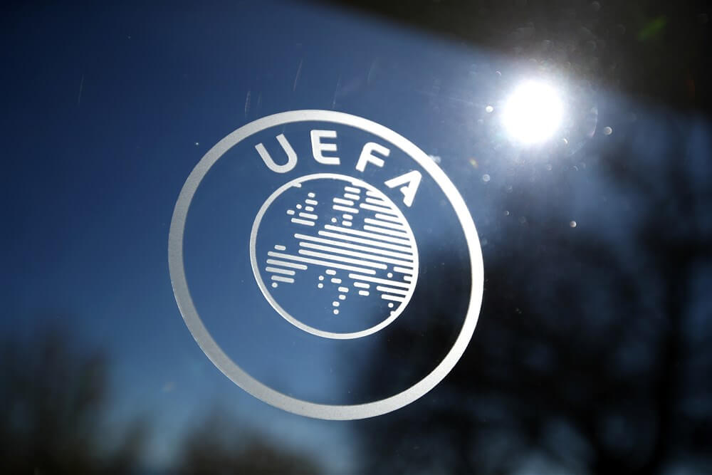 "UEFA wil huidige standen gebruiken indien competities niet uitgespeeld kunnen worden"; image source: Pro Shots