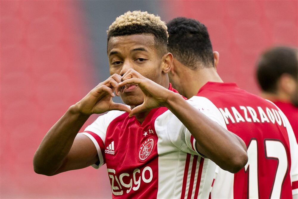 Ajax wint overtuigend (5-0) maar blijft niet schadevrij; image source: Pro Shots