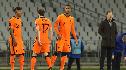 Zwak Oranje onderuit in Turkije, debuut Ryan Gravenberch en doelpunt Davy Klaassen