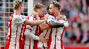 Ajax verslaat FC Utrecht met 2-0 door goals van Brobbey en Taylor