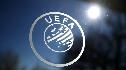 UEFA wil huidige standen gebruiken indien competities niet uitgespeeld kunnen worden
