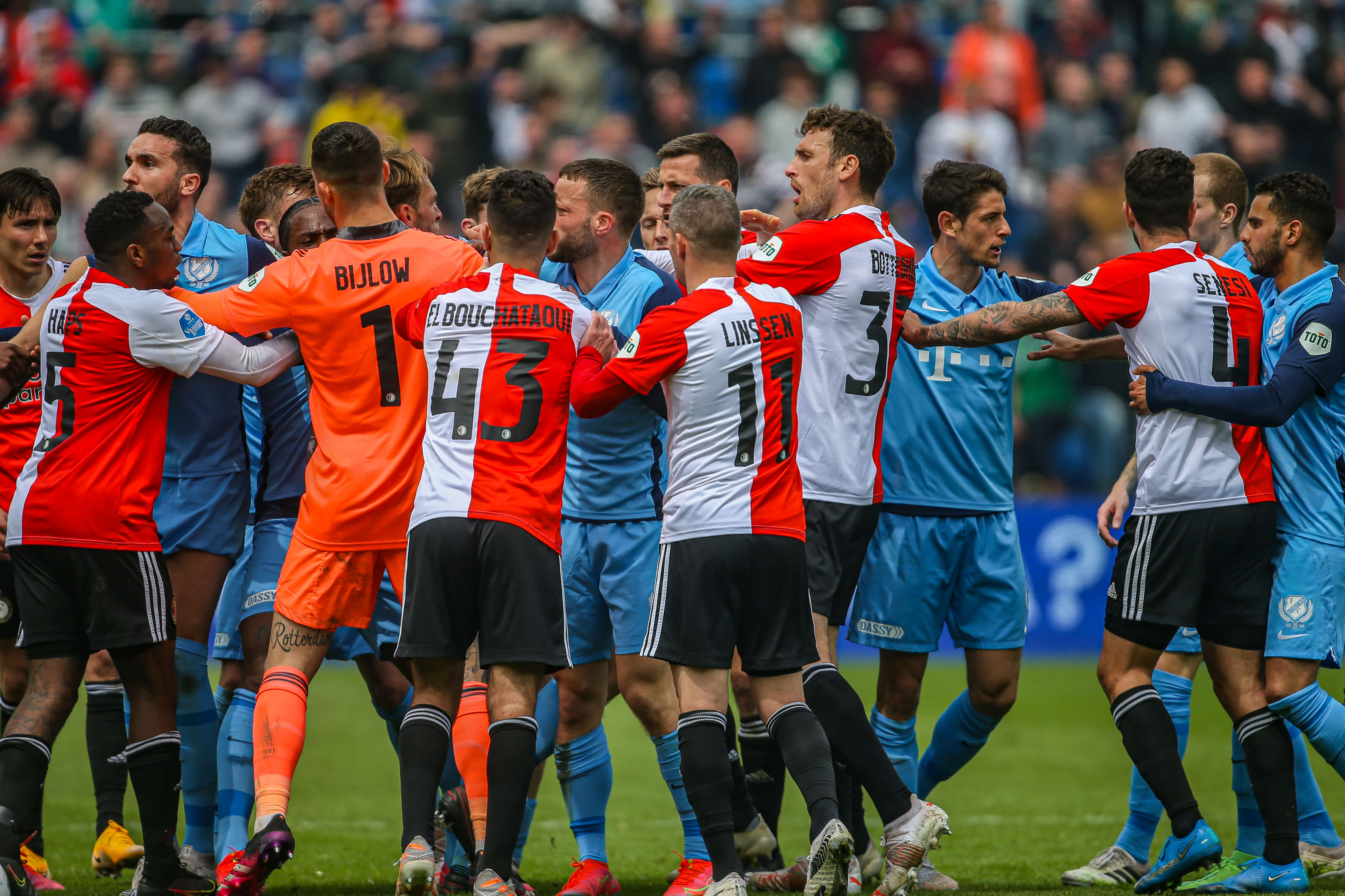 "Verzoek Feyenoord om duel tegen Utrecht te verplaatsen afgewezen vanwege politie-inzet"; image source: Pro Shots