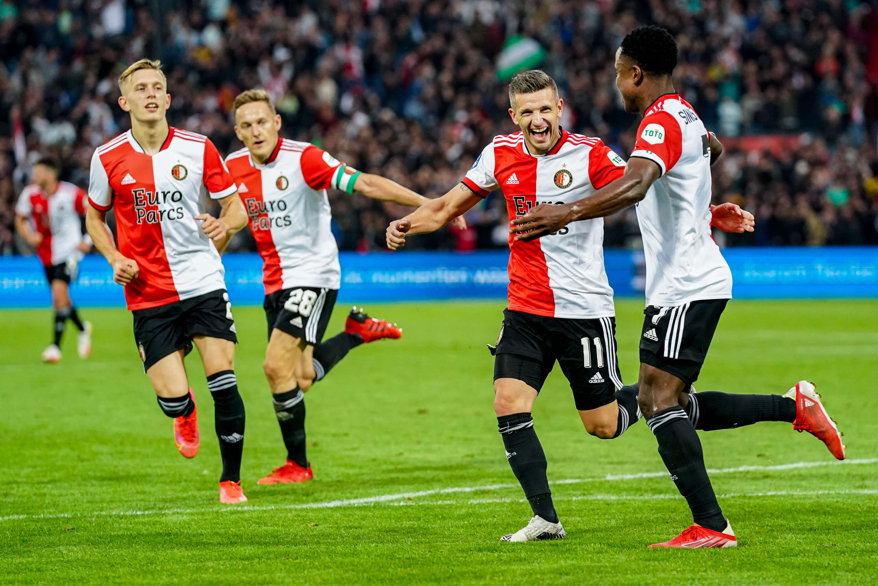 Genadeloos Feyenoord walst over IF Elfsborg heen in eerste play-offs duel ; image source: Pro Shots