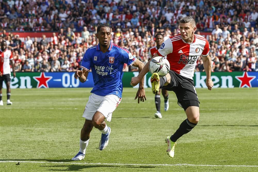 "Feyenoord biedt Joshua Brenet contract voor drie seizoenen aan"; image source: Pro Shots