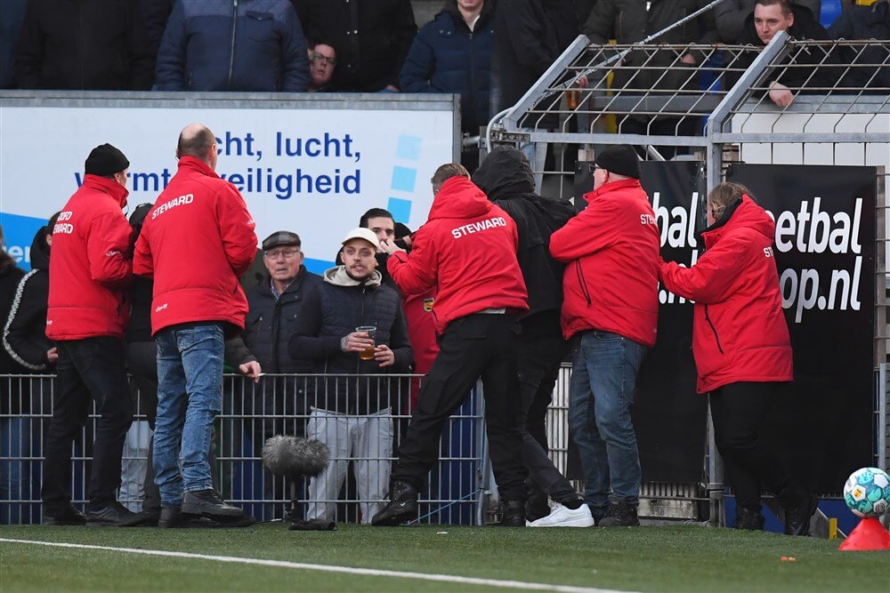 "Gemeente Leeuwarden verbiedt uitsupporters voor rest van het seizoen"; image source: Pro Shots