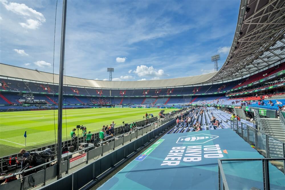 "Opnieuw vernielingen in De Kuip door Ajax-fans"; image source: Pro Shots