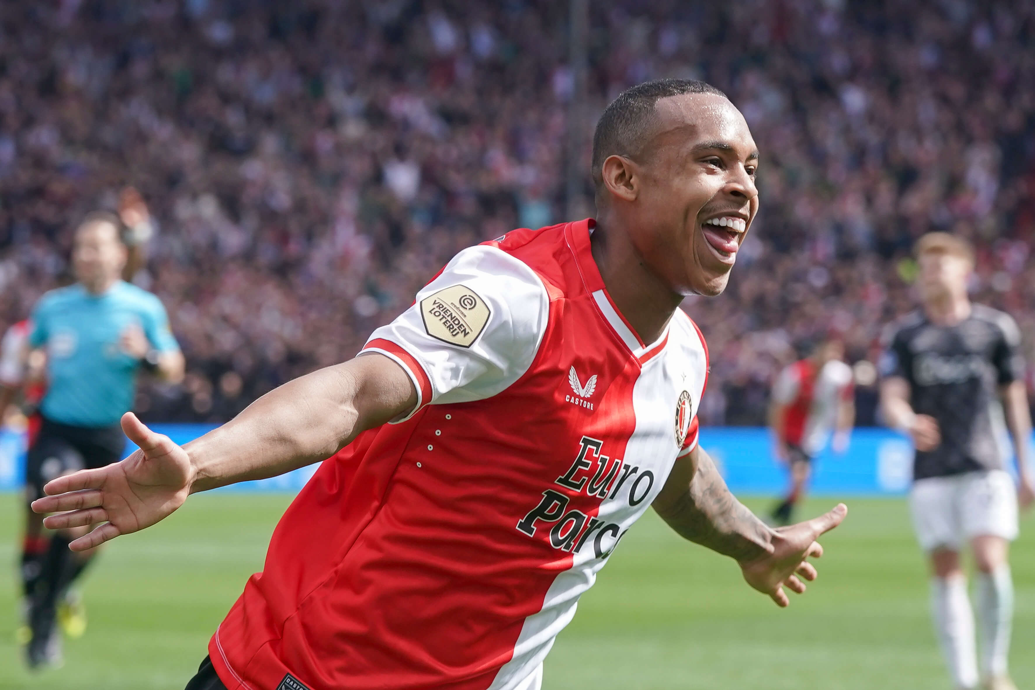 Feyenoord geeft Ajax een genadeloos pak slaag; image source: Pro Shots