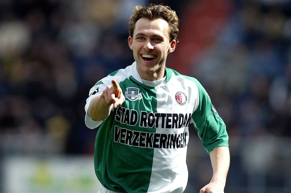 Uitshirt van seizoen 2003/2004 verkozen tot mooiste Feyenoord-shirt aller tijden; image source: Pro Shots