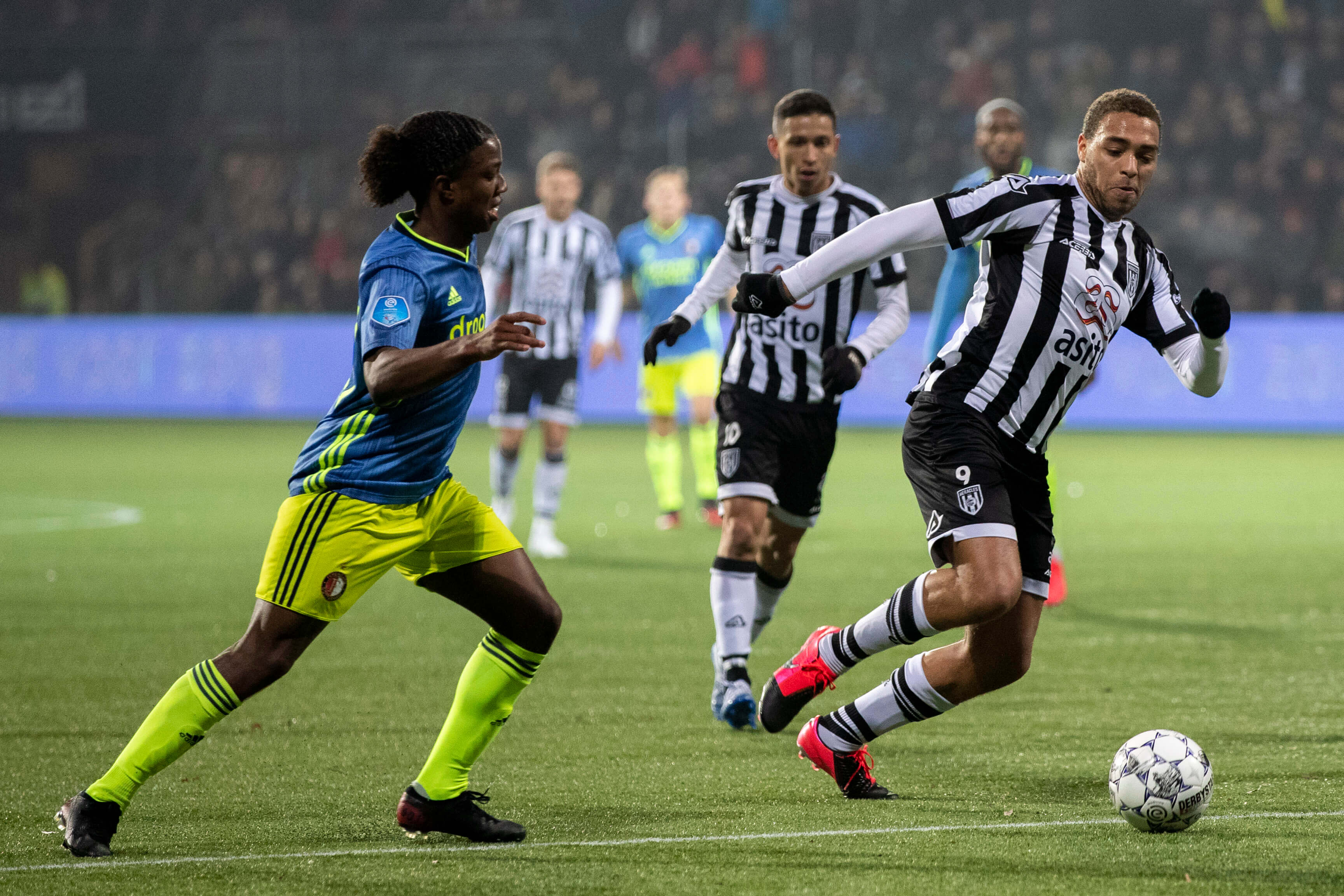 [Update] "Cyriel Dessers op huurbasis naar Feyenoord"; image source: Pro Shots