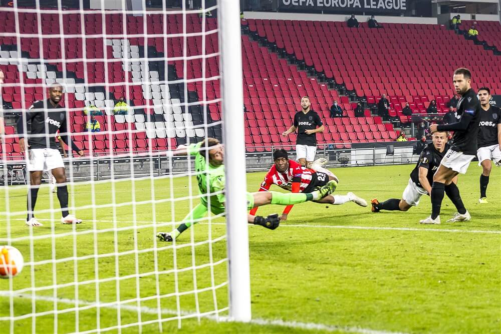 PSV knokt zich naar zege tegen PAOK; image source: Pro Shots