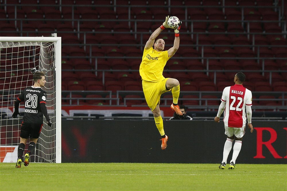 FC Twente doet poging Unnerstall te halen; image source: Pro Shots