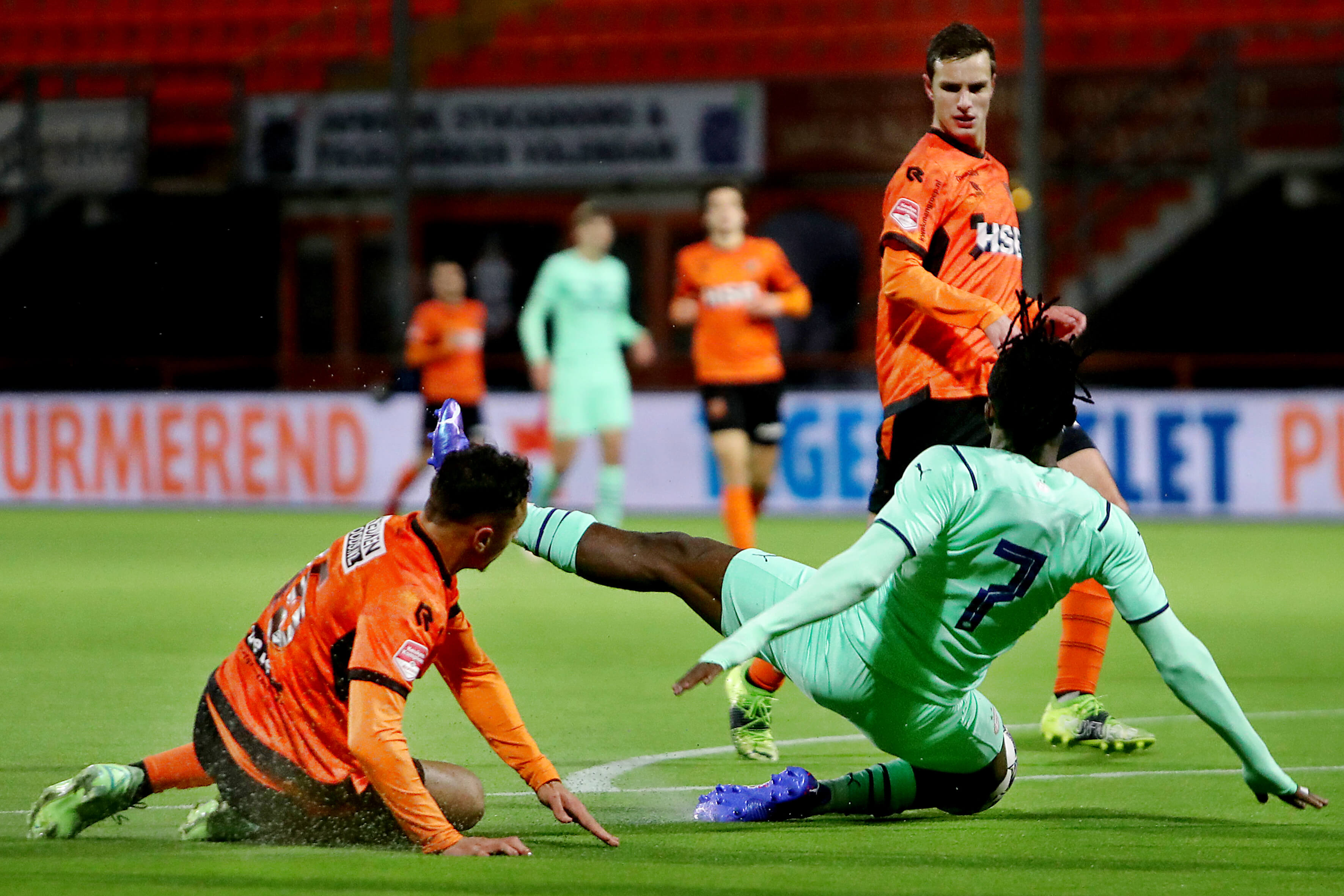 Jong PSV nipt onderuit tegen koploper Volendam; image source: Pro Shots