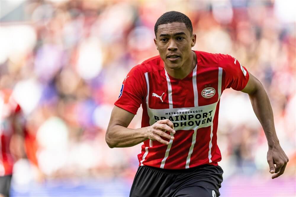 "PSV verscheurt huurcontract Carlos Vinícius"; image source: Pro Shots