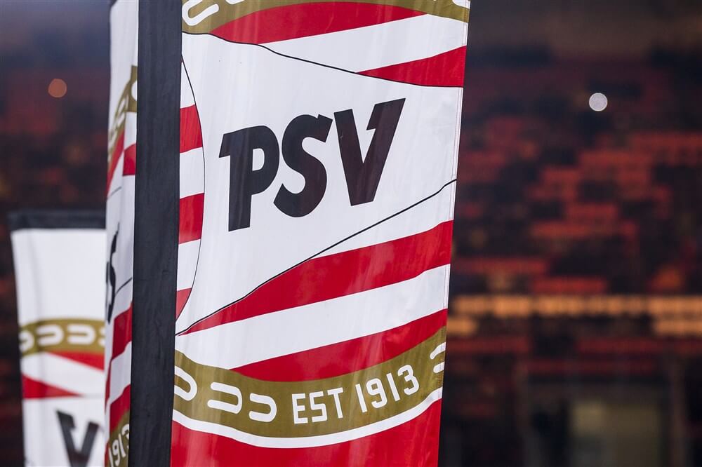 "Middenvelder Charlie Webster in beeld bij PSV"; image source: Pro Shots
