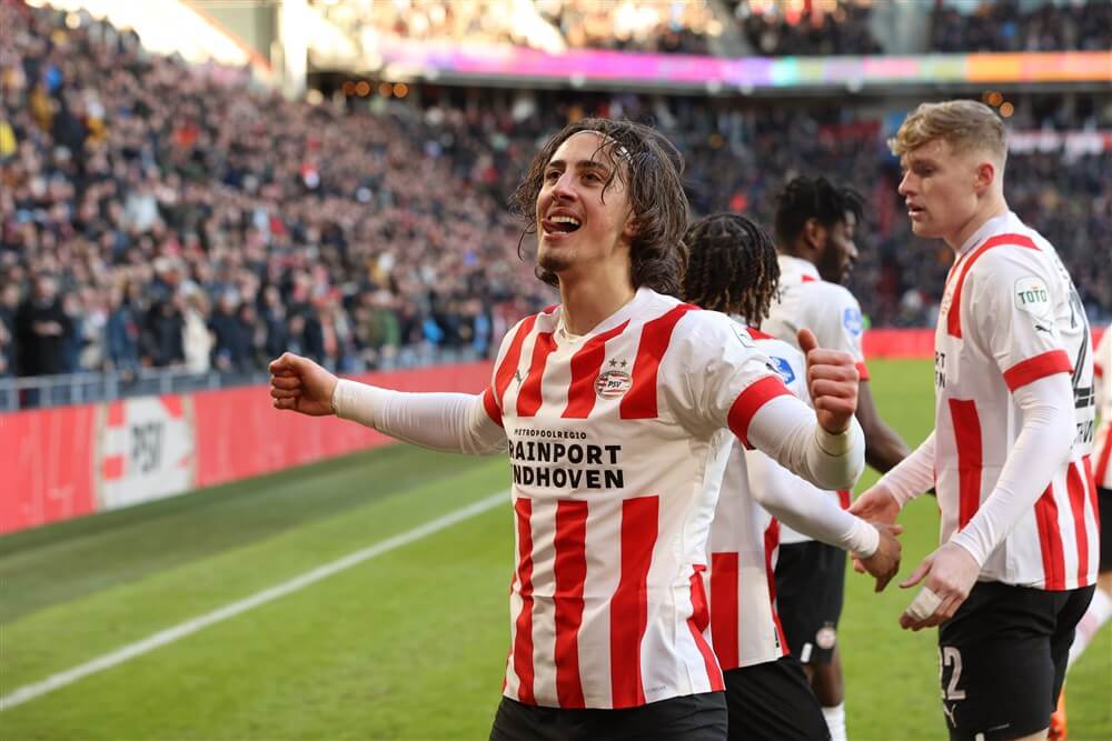 PSV wint verrassend eenvoudig van inspiratieloos FC Twente; image source: Pro Shots