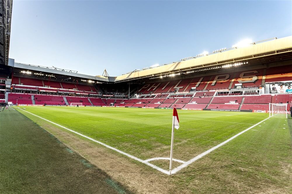 "PSV investeert meer dan één miljoen euro in gras van Philips Stadion en Herdgang"; image source: Pro Shots