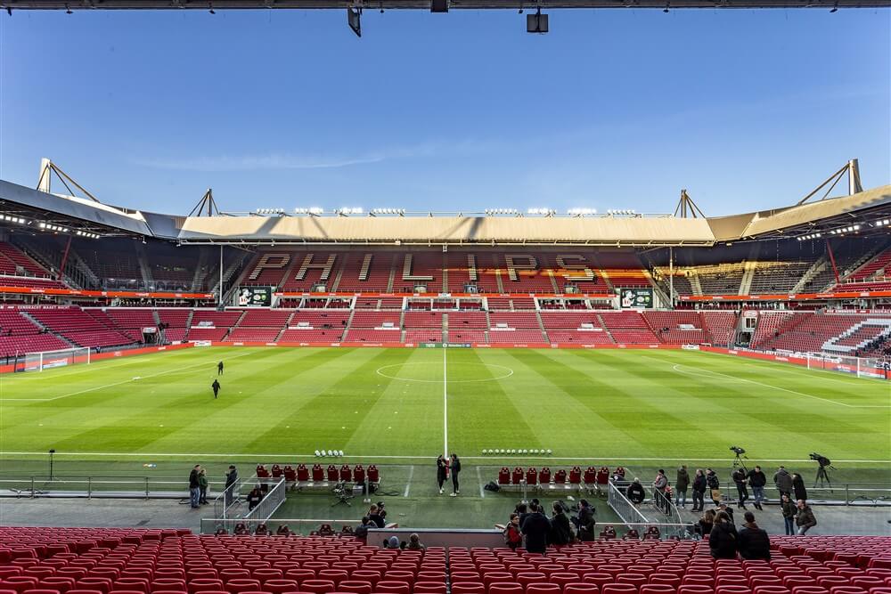 "PSV plaatst warming up-netten in Philips Stadion"; image source: Pro Shots