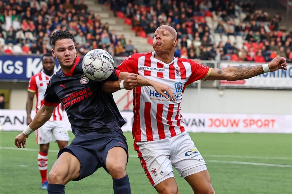 Jong PSV onnodig onderuit tegen TOP Oss; image source: Pro Shots