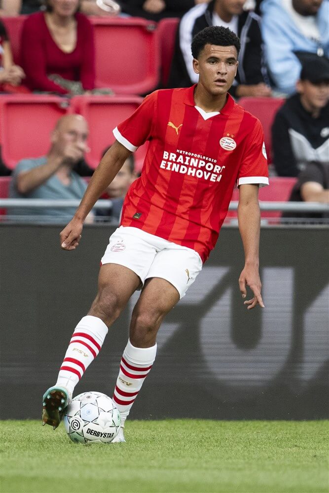 Jeugdig PSV verslaat Go Ahead in oefenwedstrijd; image source: Pro Shots