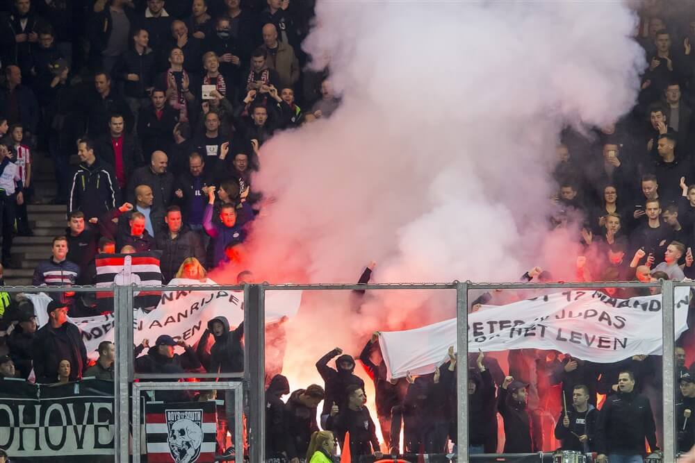 Boete voor PSV vanwege vuurwerk: "Naderen moment dat geen supporters mee mogen"; image source: Pro Shots
