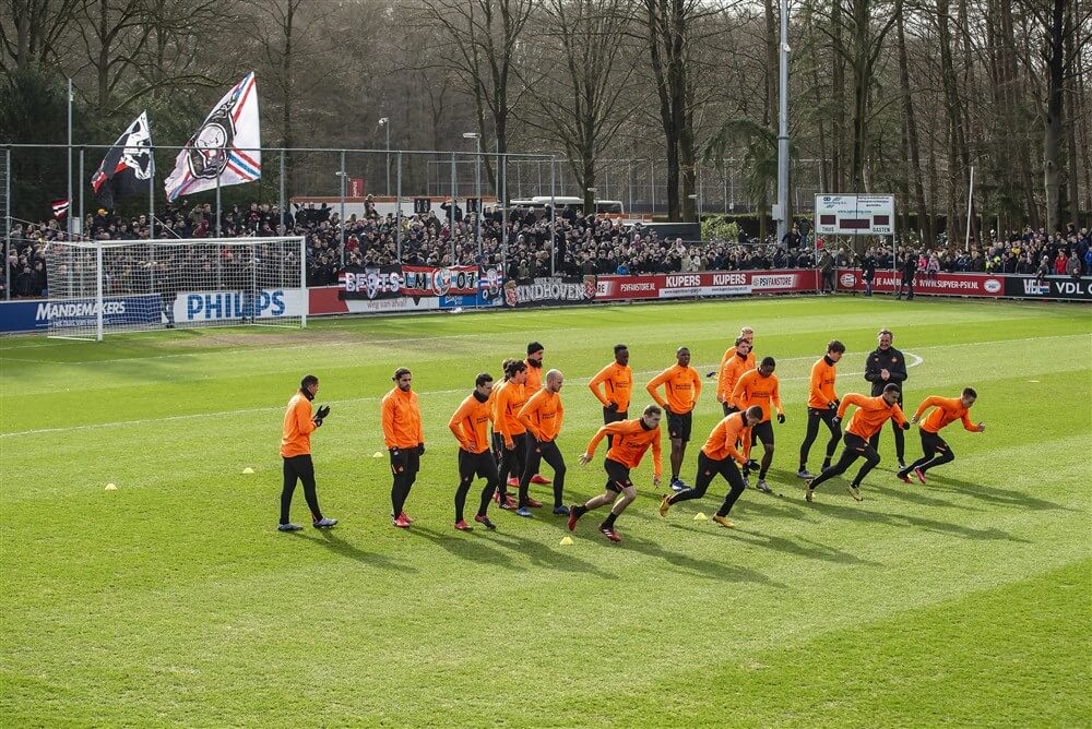 PSV hervat maandag weer de training; image source: Pro Shots