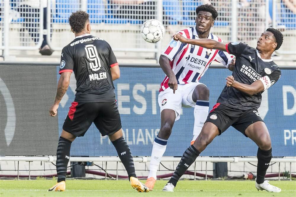 "PSV wil contract Denzel Dumfries verlengen en hoopt ook op Malen en Ihattaren"; image source: Pro Shots